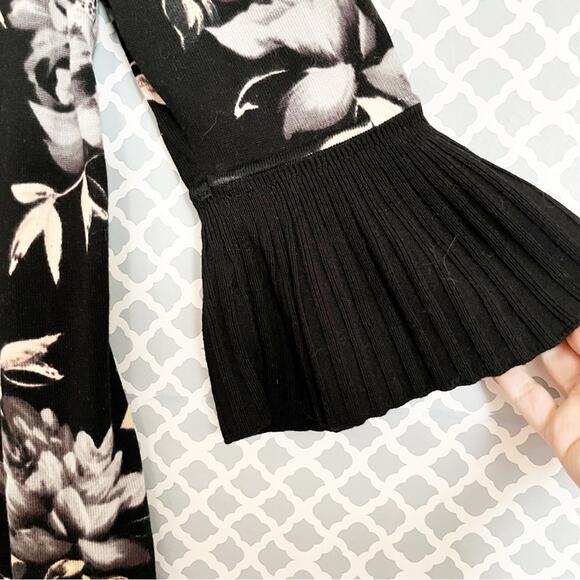 ISAAC MIZRAHI LIVE! Floral Printed Pleated Bell Sleeve Cardigan - Size Medium - Picture 10 of 13